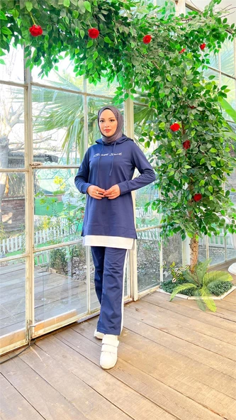 Yazı Baskılı Garni Detaylı Kapşonlu Kısa Sweat Pantolon İkili Tesettür Eşofman Takımı - 03080.202 - Açık Lacivert ürün görseli