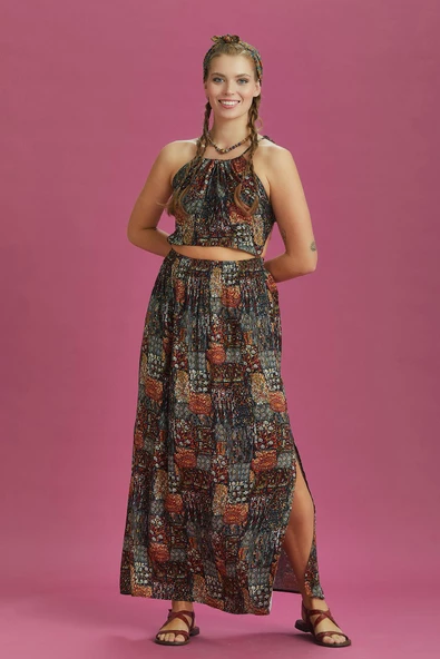 Desenli Yırtmaçlı Boyundan Bağlamalı Halter Yaka Elbise - 3