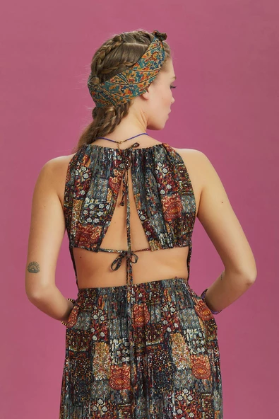 Desenli Yırtmaçlı Boyundan Bağlamalı Halter Yaka Elbise - 4