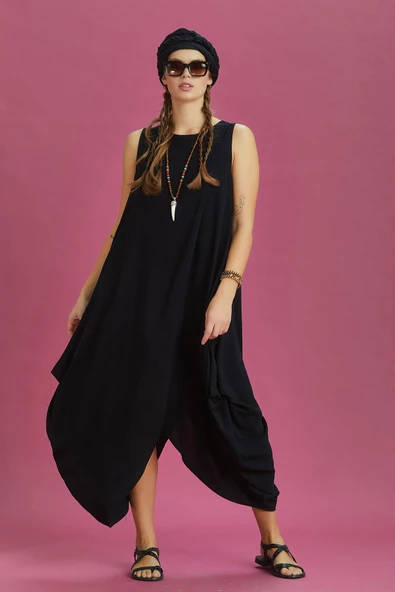 Diyagonal Kesim Ön Katlı Siyah Bol Şık Elbise