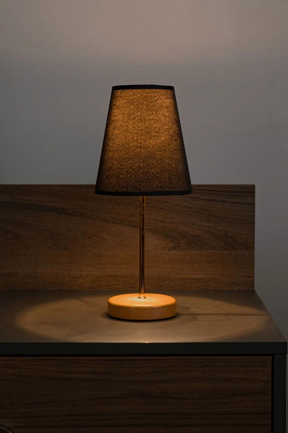 BY-LAMP Abajur Masa Lambası Yatak Odası Gece Lambası Ahşap Ayaklı Bronz Gövde Siyah Şapka Başucu Aydınlatma
