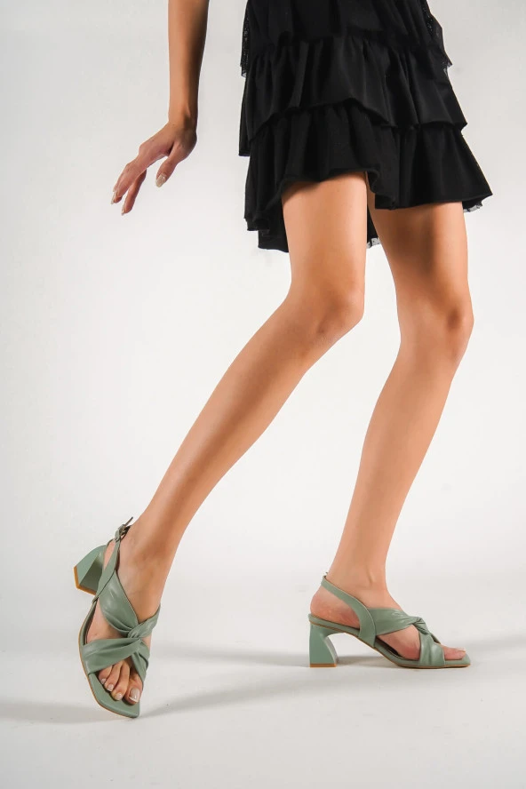 Glamoria Günlük Kadın Topuklu Sandalet TR055Y07D