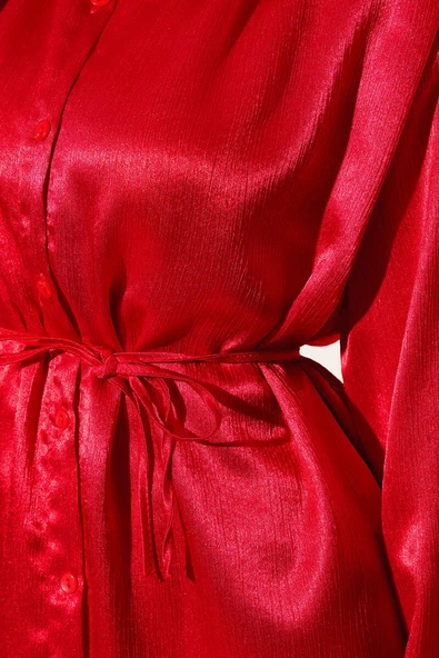 Parlak Gömlekli Takım Kırmızı - Resim 4