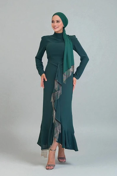 Ön Zincir Püskül Detay Balık Model Abiye Elbise 3810 Zümrüt ürün görseli