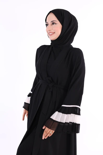 Kol ve Etek Ucu İki Renkli Bel Kuşaklı Piliseli Abaya 7454 Siyah-Beyaz - Resim 4