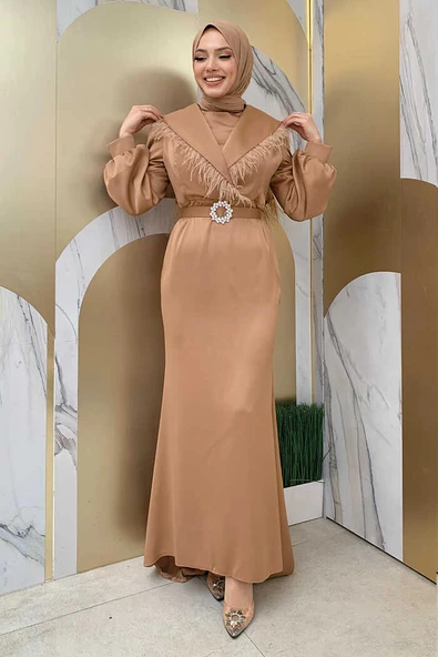 Tüylü Kuyruklu Kemer Aksesuarlı Saten Abiye Elbise 3869 Vizon - Resim 3