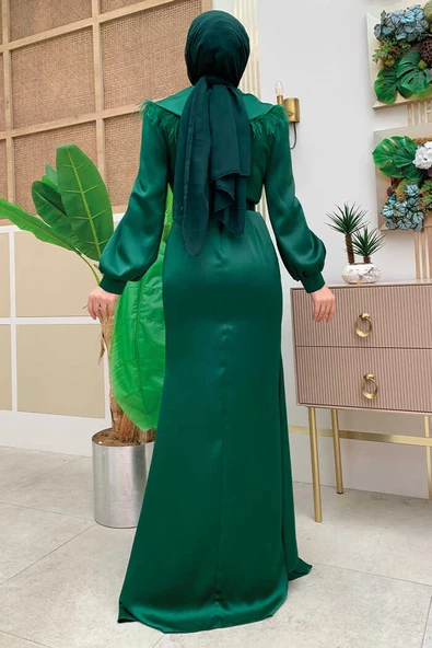 Tüylü Kuyruklu Kemer Aksesuarlı Saten Abiye Elbise 3869 Zümrüt - Resim 2