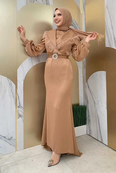 Tüylü Kuyruklu Kemer Aksesuarlı Saten Abiye Elbise 3869 Vizon - Resim 2