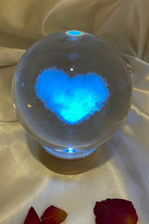 3D Led Işık Cam Küre Çok Işıklı Ahşap Kalp Boy 10 cm