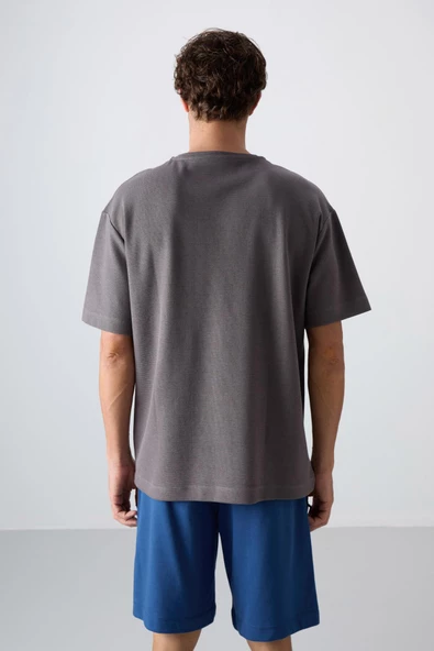Koyu Gri Pamuklu Kalın Yüzeyi Dokulu Oversize Fit Basic Erkek T-Shirt - 88341 - Resim 5