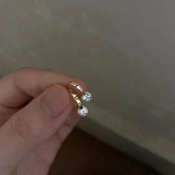 Tek Taş Halka Gold Küpe | Şıklığı ve Zarafeti Bir Arada - Resim 3