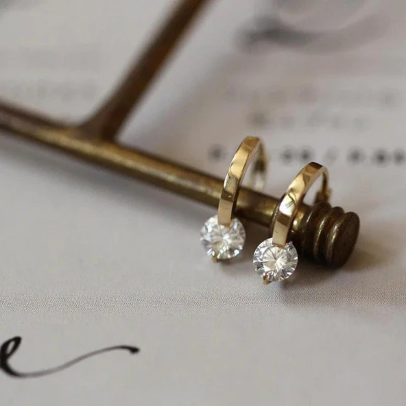 Tek Taş Halka Gold Küpe | Şıklığı ve Zarafeti Bir Arada - Resim 7