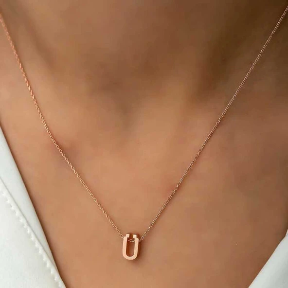 925 Ayar Gümüş Rose 3 Boyutlu Ü Harf Kadın Gümüş Kolye ürün görseli