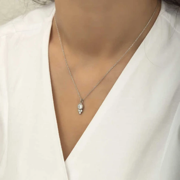 925 Ayar Gümüş Çiğ Damlası Yuvarlak Tektaş Bayan Gümüş Kolye ürün görseli