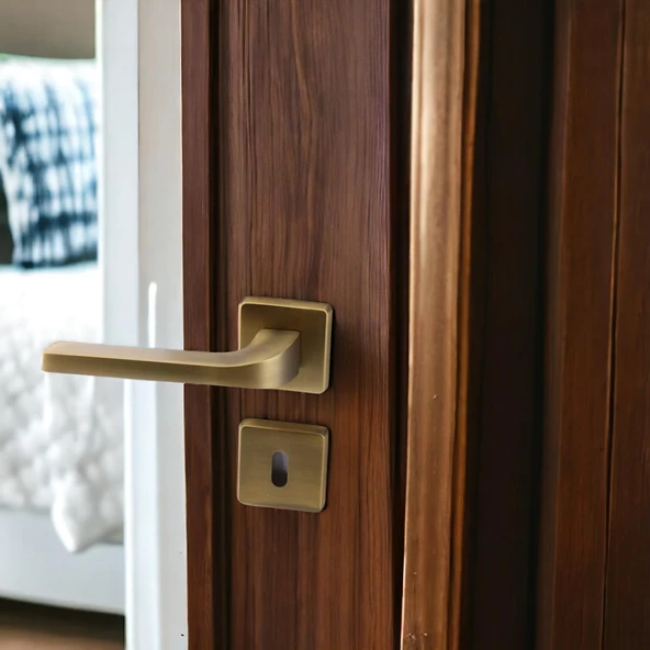 Tog Antik Sarı Oda Kapı Kolu Kare Rozetli Sürgülü ve Çelik Kapı Kulpu Uyumlu Sağ Sol Uygun Kolları - Resim 8