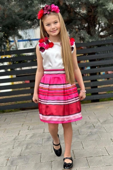 Kız Çocuk Sıfır Kol Üzeri 3D Gül İşlemeli Bluz Renkli Şerit Detaylı Fuşya Etekli Takım ürün görseli