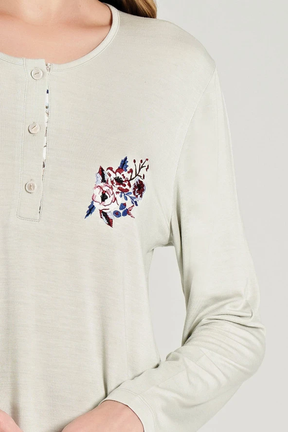 Kadın Klasik Çicek Desenli Yakası Düğmeli Uzun Kol Pijama Takımı - 7