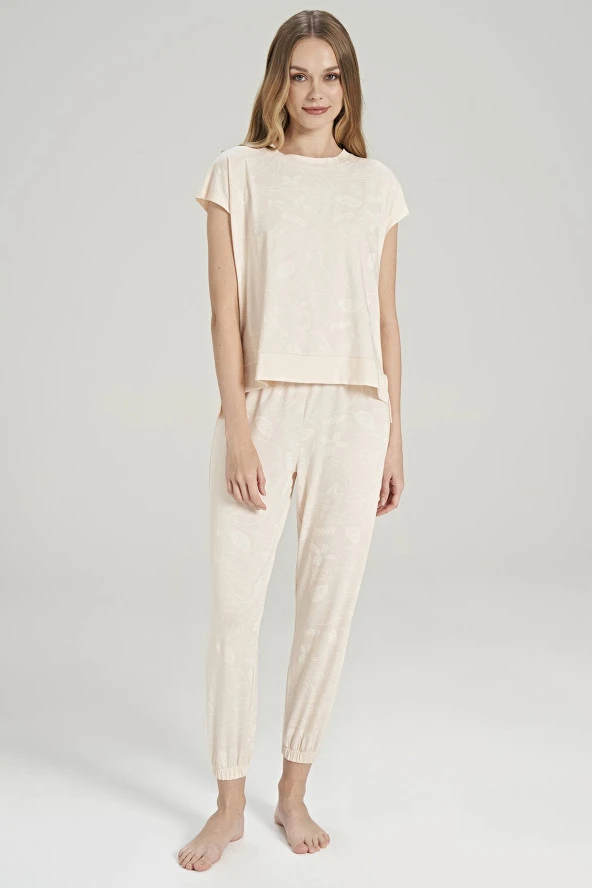 Kadın Yaprak Desenli Paçası Lastikli Belden Yırtmaçlı Pijama Takımı