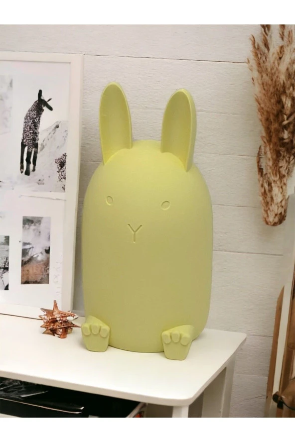 Sevimli Tavşan Kumbara, Tasarrufun Eğlenceli Yolu, Çocuk odaları için şık bir Dekoratif-Sarı