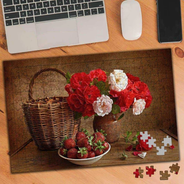 Çiçek Vazosu ve Tabaktaki Çilekler 240 Parça Puzzle Yapboz-74831