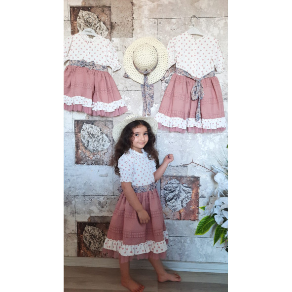 PAMPAL PUANLI ŞAPKALI ELBİSE