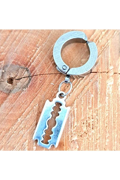 Çelik Gümüş Renk Kıstırmalı Jilet Figürlü Unisex Küpe ürün görseli 1