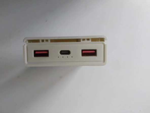 Altılı 18650 Pil Uyumlu Boş Power Bank Kutusu 5V/2.1A (Pilsiz) Beyaz - 3