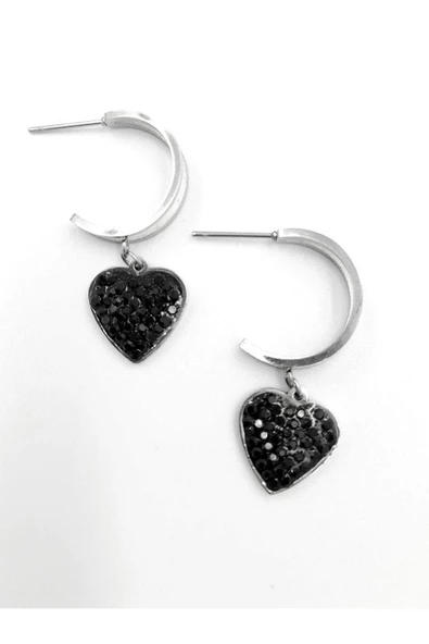 Gümüş Renk Kalpli Yarım Halka Çelik Küpe ürün görseli 1