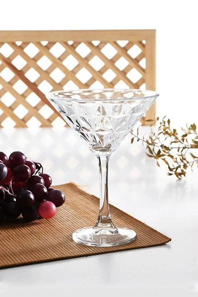 Paşabahçe 440453 Estrella Martini Ve Kokteyl Kadehi 4 Lü 210 CC ürün görseli 1