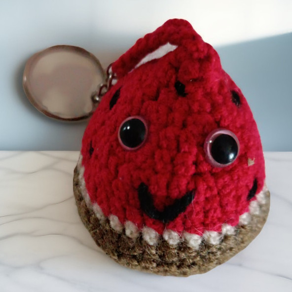 Amigurumi El Örgüsü El Yapımı Anaktarlık çilek