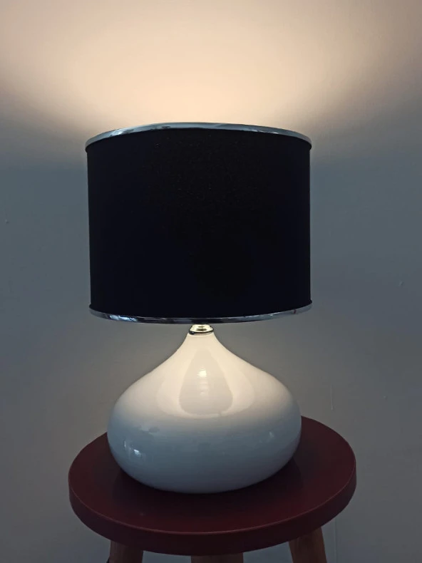 Serenay Metal Beyaz Gövdeli Elite Abajur Gümüş Detay Siyah Başlık - 3