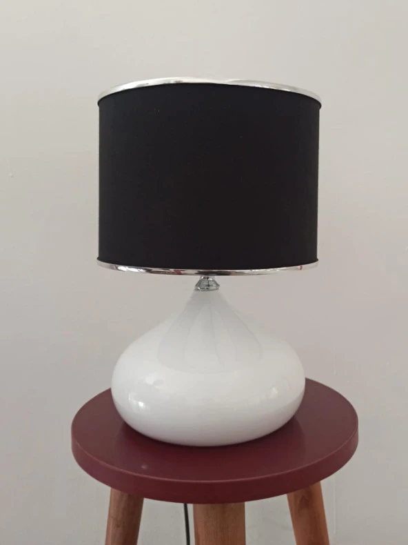 Serenay Metal Beyaz Gövdeli Elite Abajur Gümüş Detay Siyah Başlık - 5