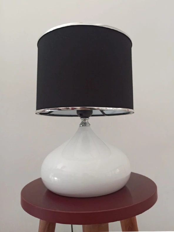 Serenay Metal Beyaz Gövdeli Elite Abajur Gümüş Detay Siyah Başlık - 6