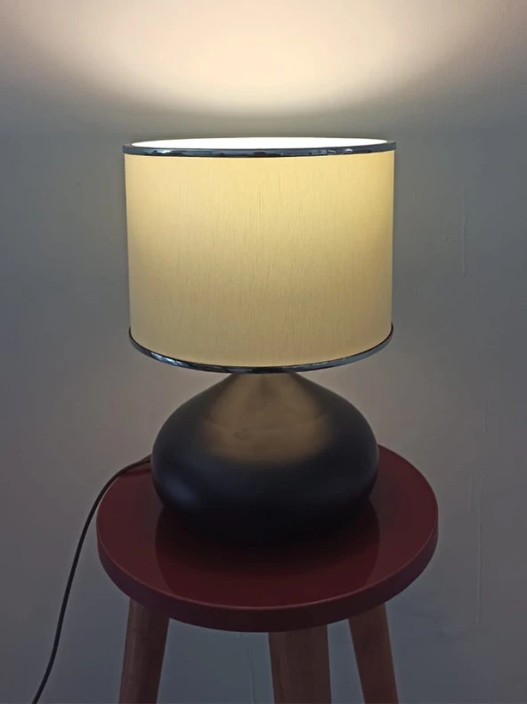 Serenay Metal Siyah Gövdeli Elite Abajur Gümüş Detay Krem Başlık - Resim 2