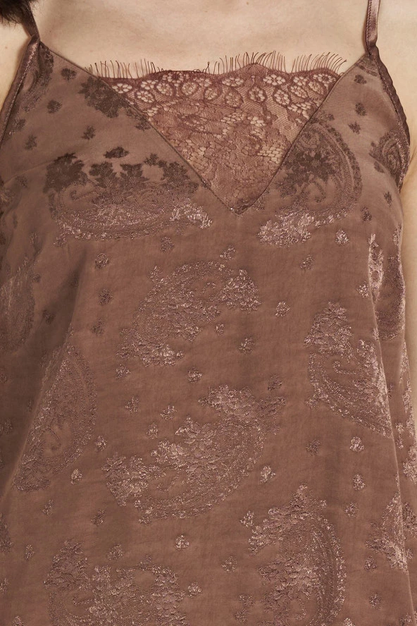 Kadın Jakar Kumarş Şal Desenli İp Askılı Yakada Dantel Detaylı Şortlu Pijama Takımı - 6