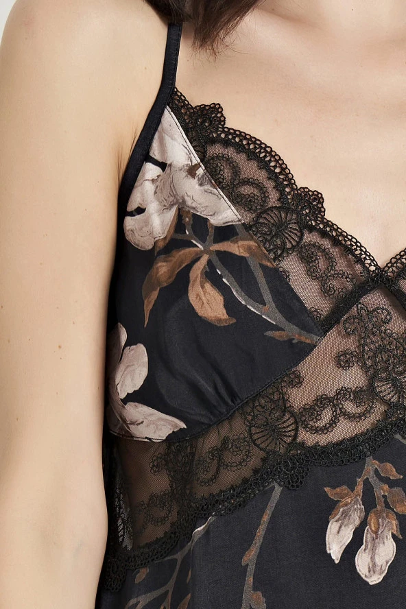 Kadın Siyah Saten Dantel Detaylı İp Askılı Şortlu Pijama Takımı - 2