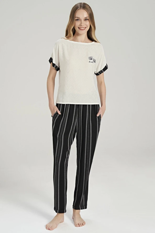 Kadın Siyah Çizgili Pijama Takımı