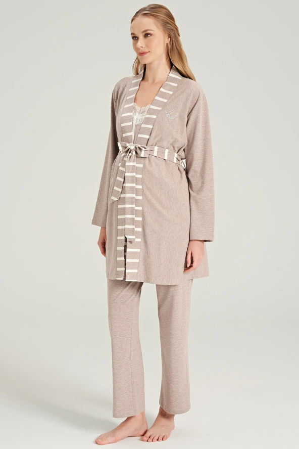 Kadın Kahve Renkli Çizgi Desenli İp Askılı Yakası Dantel Detaylı 3'lü Belden Kuşaklı Pijama Takımı - 9