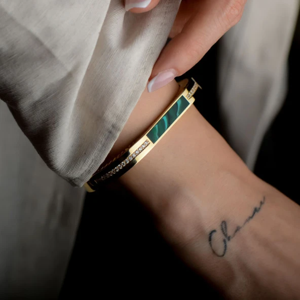 14k Altın Yeşil Mine Kelepçe Bilezik - Resim 2