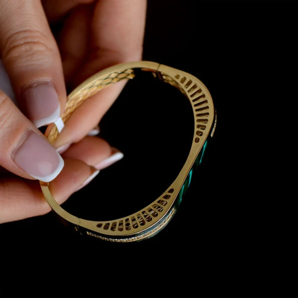 14k Altın Yeşil Mine Kelepçe Bilezik - Resim 4