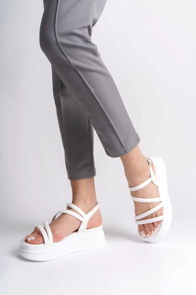NATALIE İnce Tokalı Şerit Detaylı Ortopedik Taban Kadın Sandalet BT Beyaz - 2