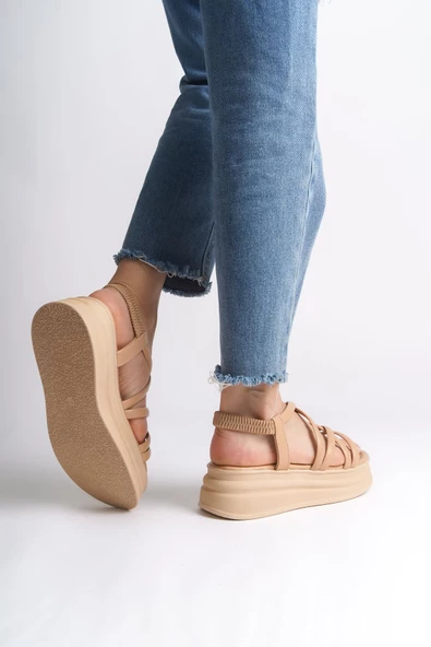 BELLA Lastikli Şerit Detaylı Ortopedik Taban Kadın Sandalet TT Ten - 3