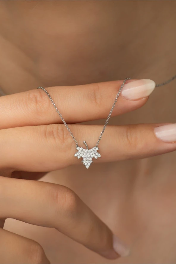 925 Ayar Gümüş Minik Çınar Yaprağı Kolye Kadın Gümüş Kolye ürün görseli