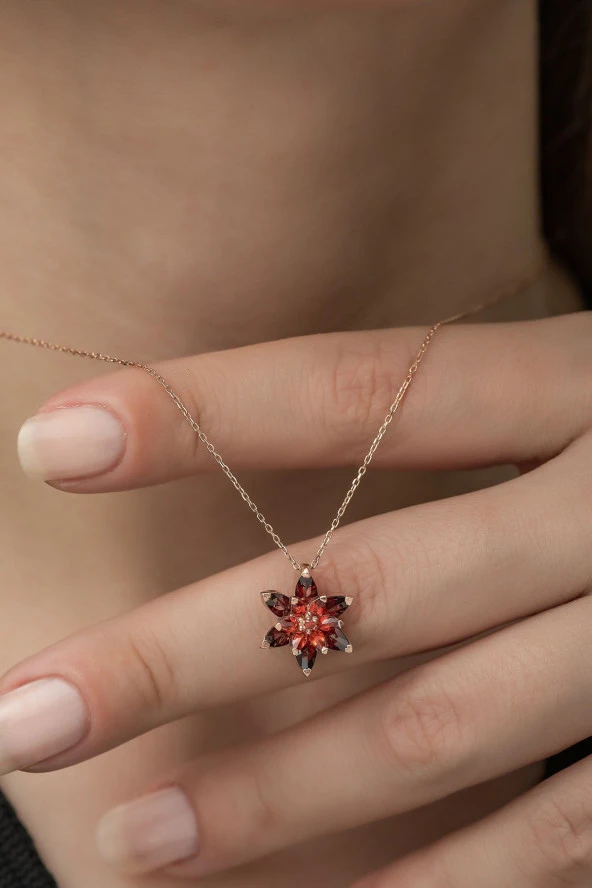 925 Ayar Kırmızı Lotus Çiçeği Kolye Kadın Gümüş Kolye ürün görseli