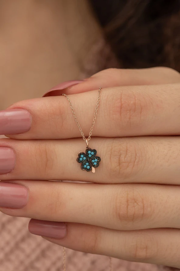 925 Ayar Minik Turkuaz Taşlı YoncaKadın Gümüş Kolye ürün görseli