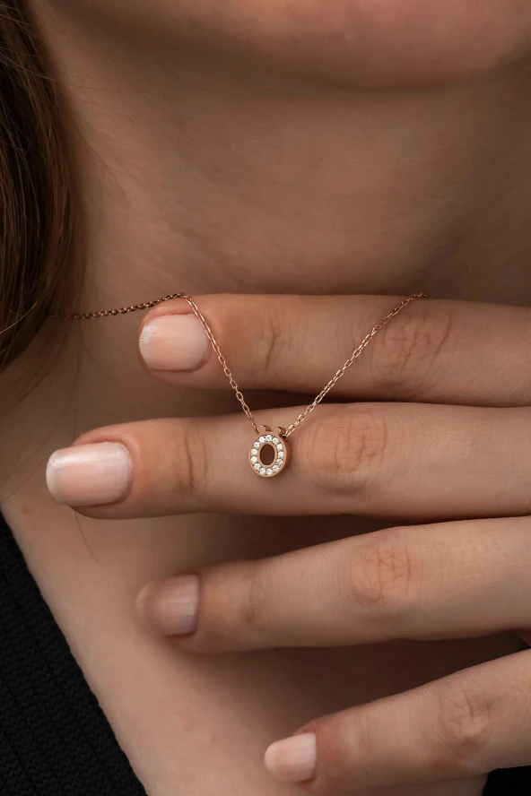 925 Ayar Harf Kolye 3 Boyutlu Ö Harfi Kadın Gümüş Kolye ürün görseli