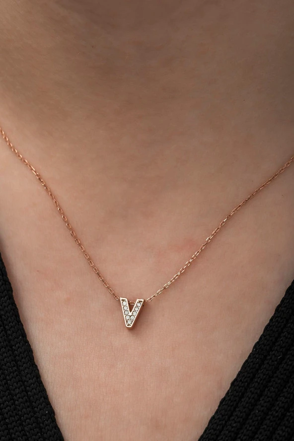925 Ayar Harf Kolye 3 Boyutlu V Harfi Kadın Gümüş Kolye ürün görseli