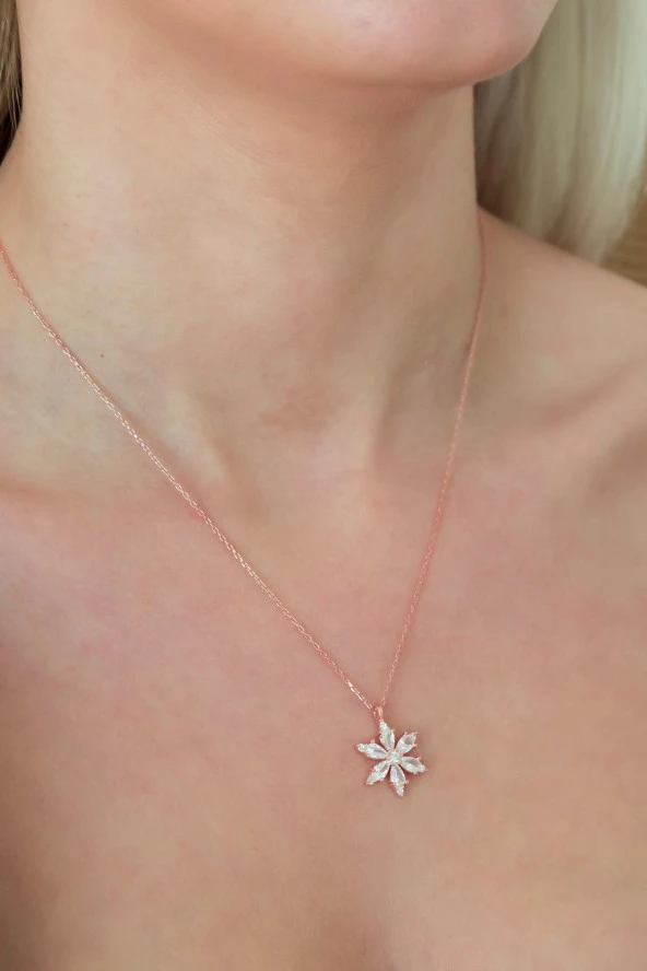 925 Ayar Beyaz Taşlı Çiçek Kadın Gümüş Kolye - Resim 2