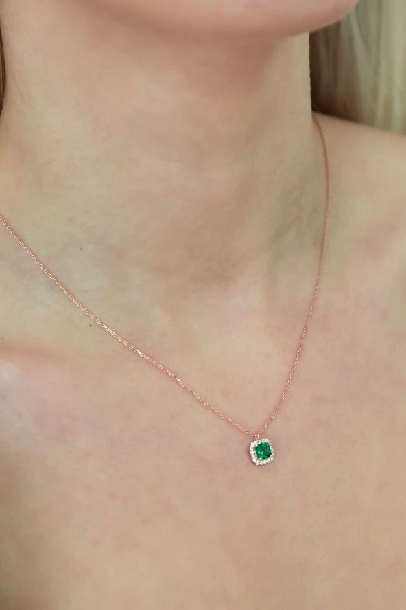 925 Ayar Kare Model Yeşil Taşlı Kolye Kadın Gümüş Kolye - Resim 2