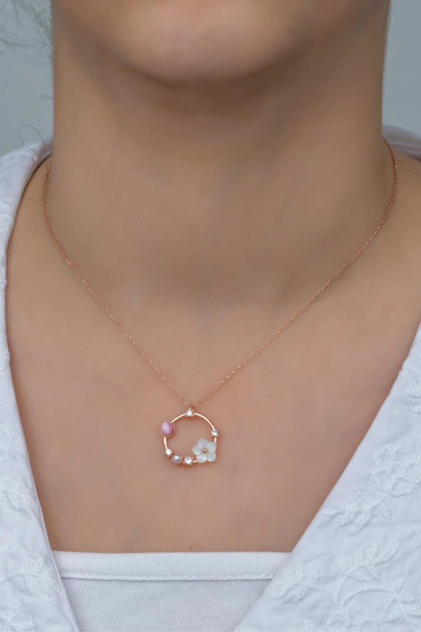 925 Ayar Gümüş Pembe Taşlı Daire Manolya Çiçeği Kolye ürün görseli